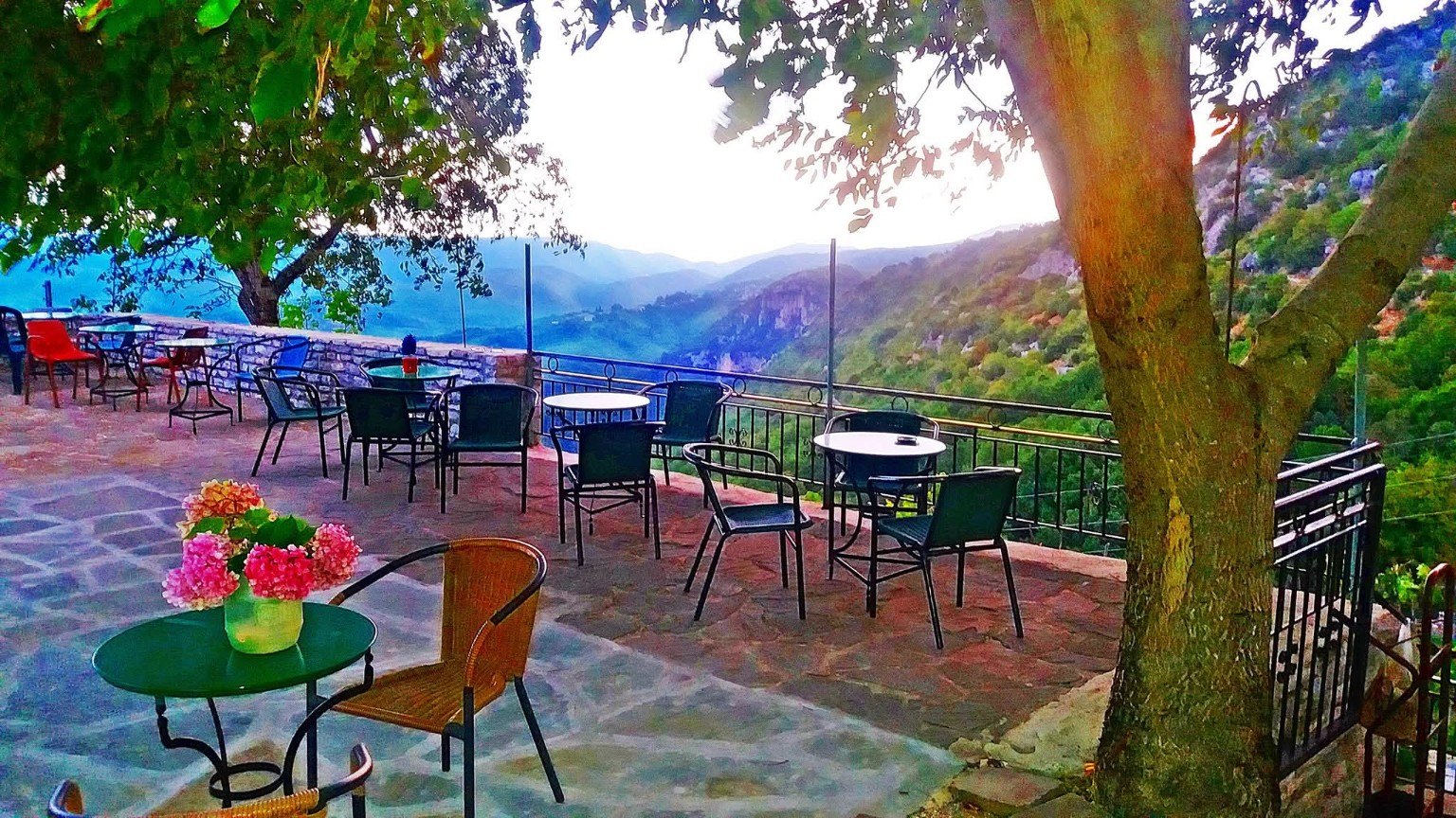 O Exostis tou Stefanou café